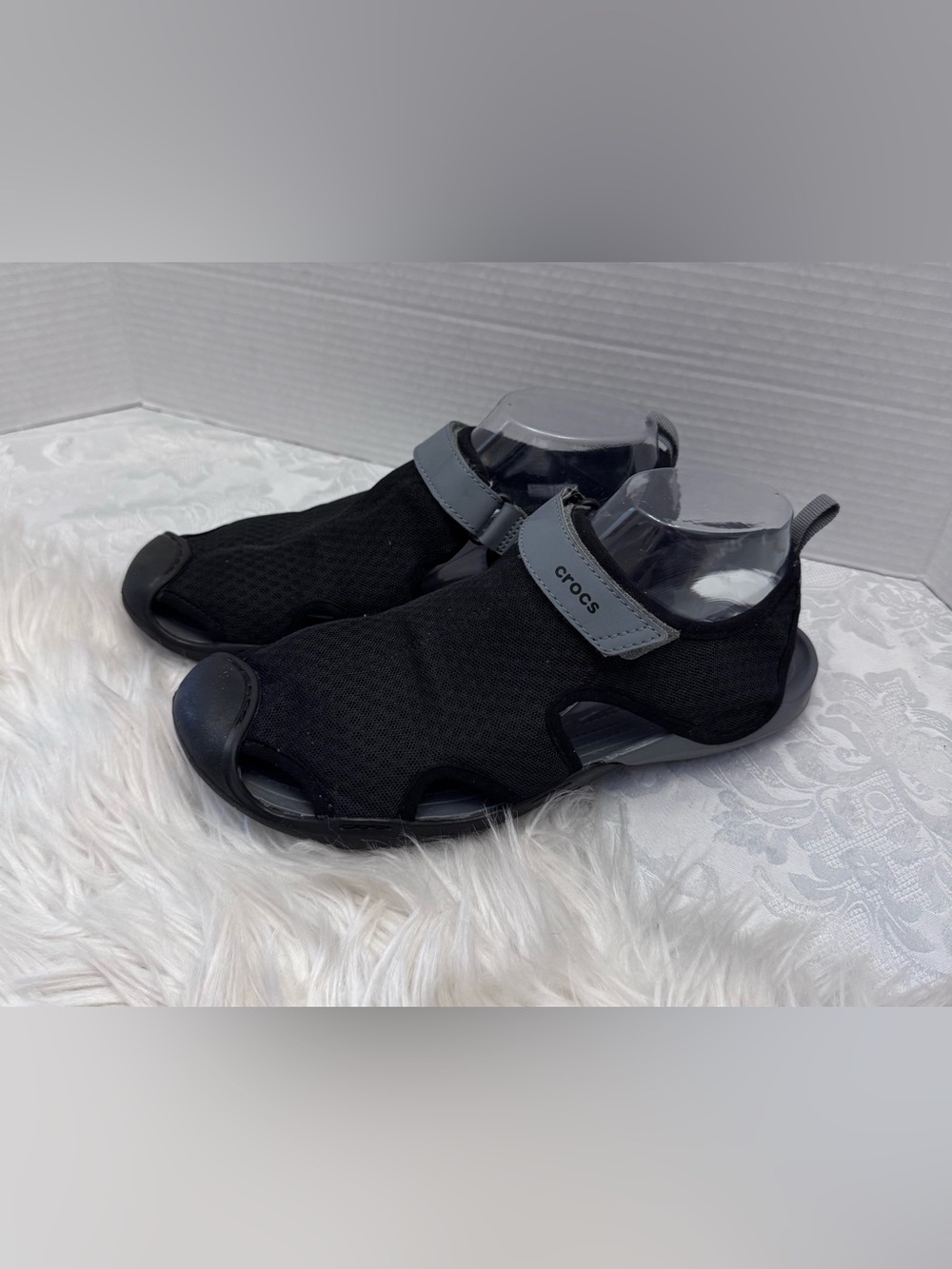 Crocs Women’s Sz 10 Swiftwater Black Mesh Deck Style Water Sandals Beach Comfort